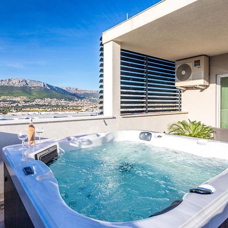 New Luxury 3-Bedroom Penthouse With Huge Terrace Split Kültér fotó