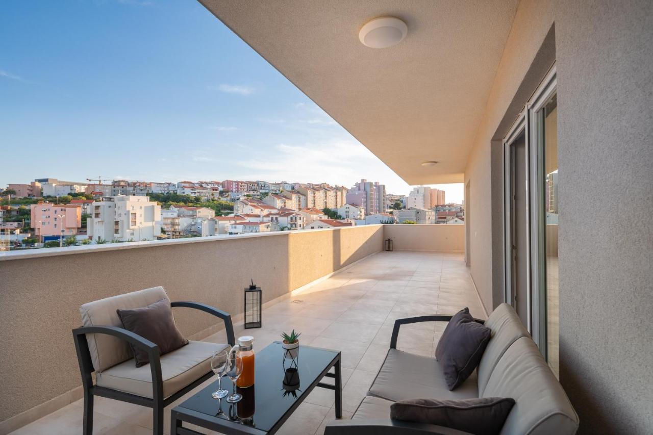 New Luxury 3-Bedroom Penthouse With Huge Terrace Split Kültér fotó