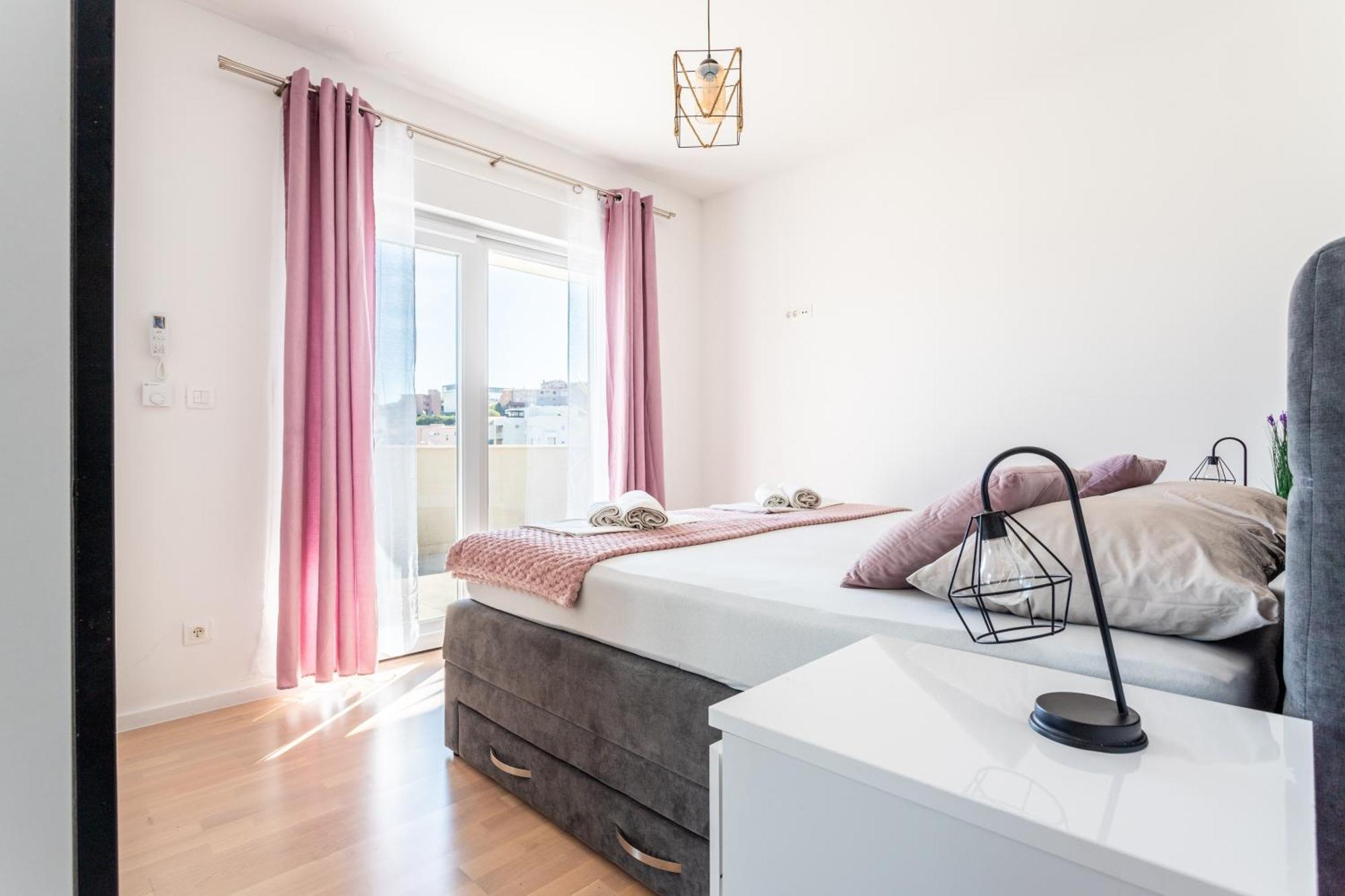 New Luxury 3-Bedroom Penthouse With Huge Terrace Split Kültér fotó