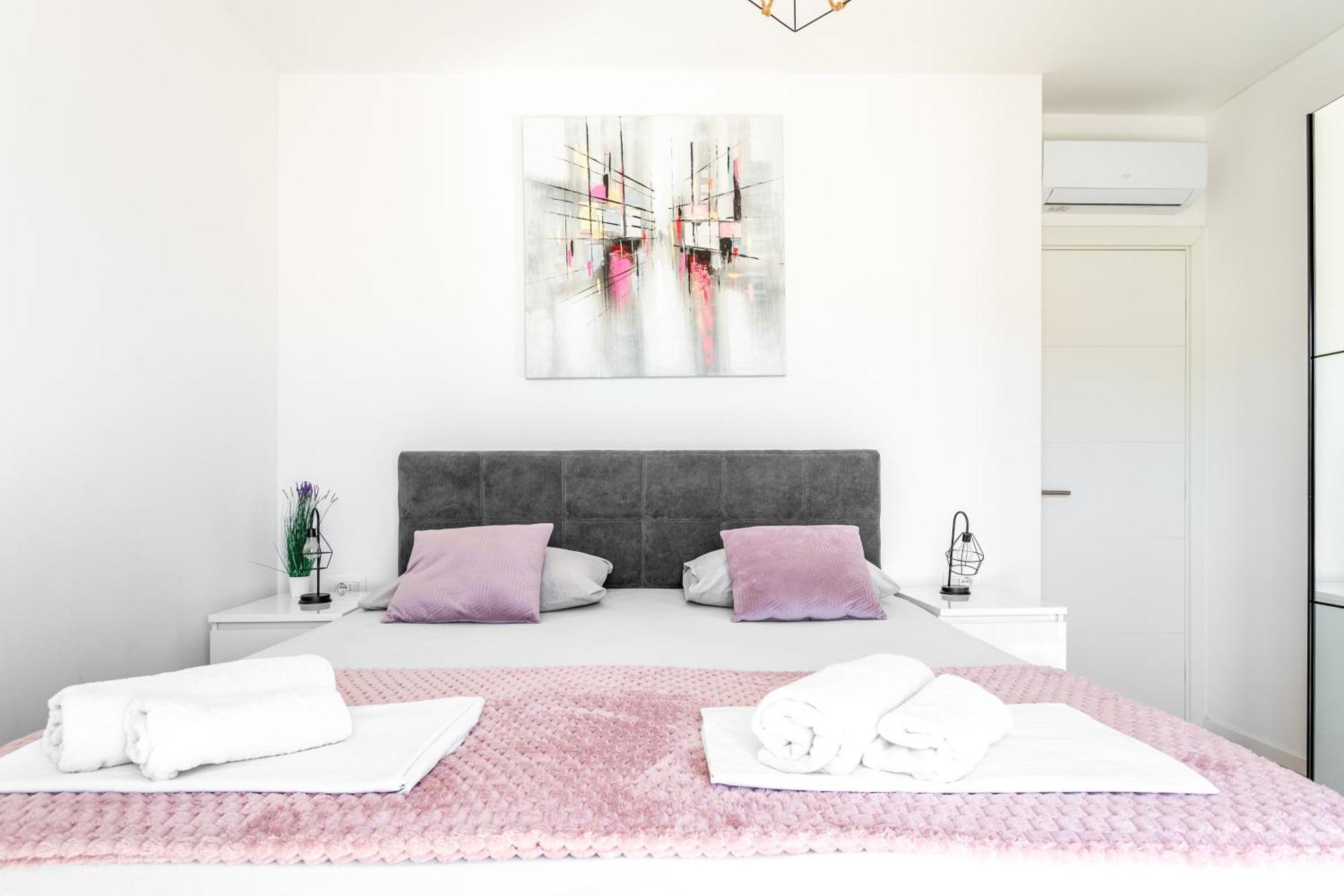 New Luxury 3-Bedroom Penthouse With Huge Terrace Split Kültér fotó