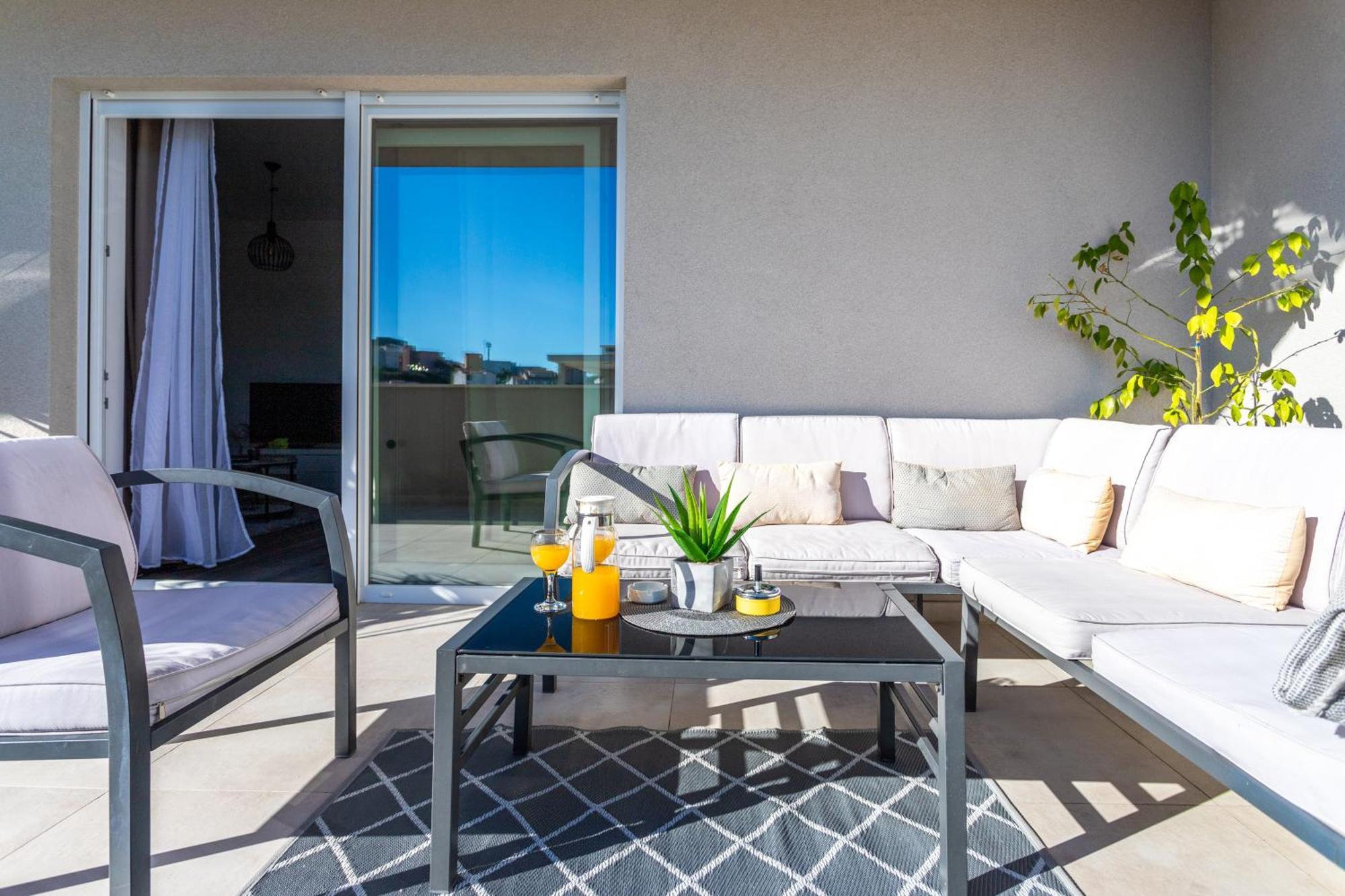New Luxury 3-Bedroom Penthouse With Huge Terrace Split Kültér fotó