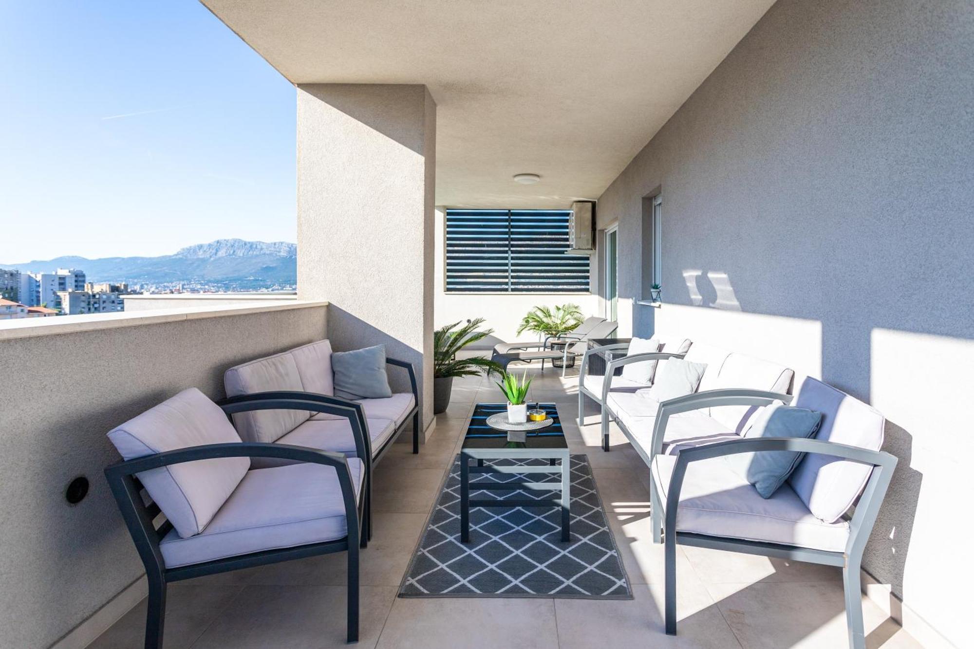 New Luxury 3-Bedroom Penthouse With Huge Terrace Split Kültér fotó