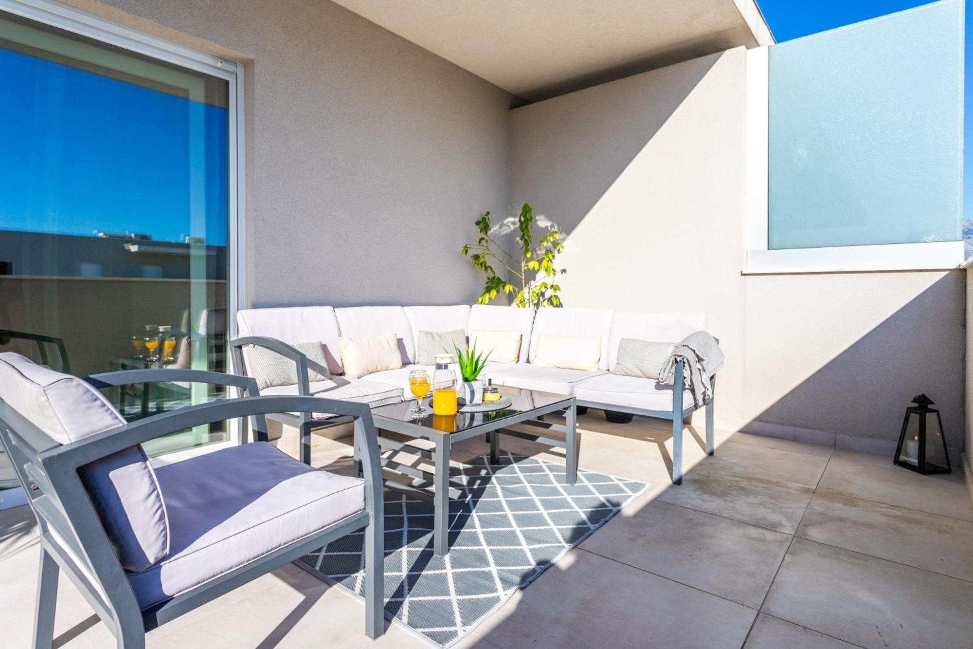 New Luxury 3-Bedroom Penthouse With Huge Terrace Split Kültér fotó