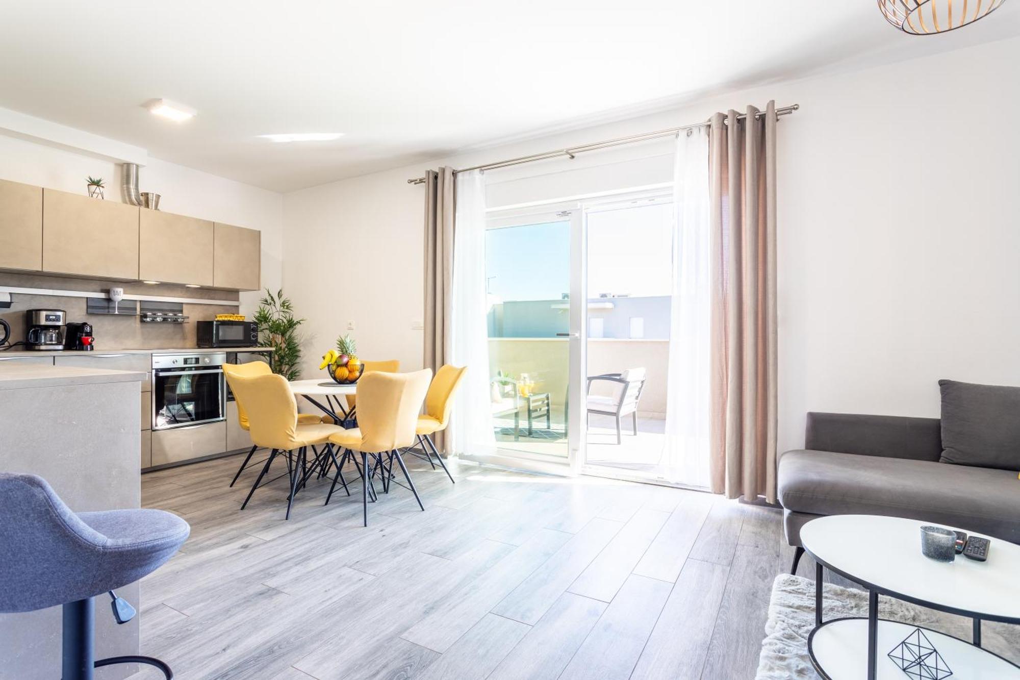 New Luxury 3-Bedroom Penthouse With Huge Terrace Split Kültér fotó