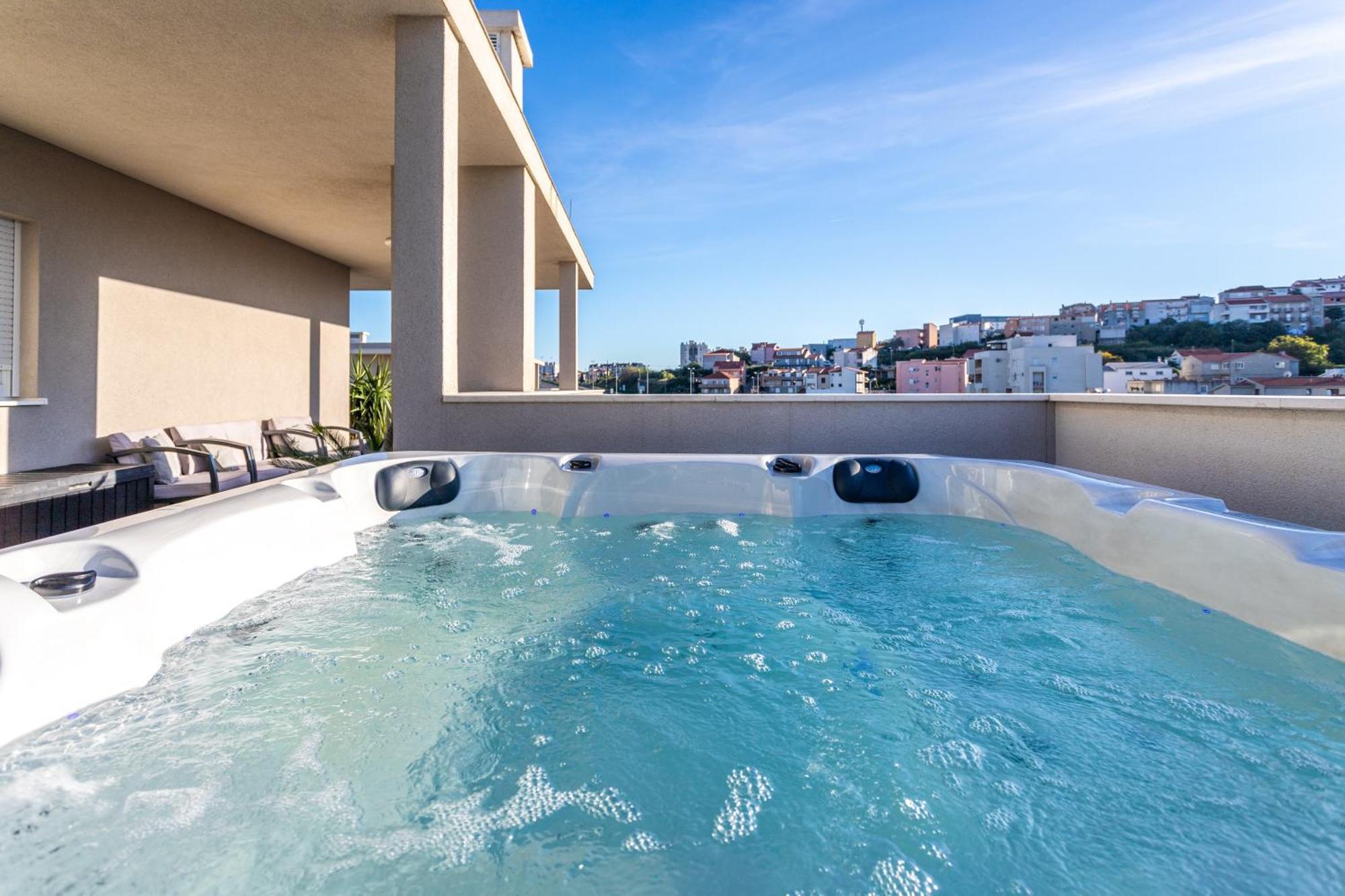 New Luxury 3-Bedroom Penthouse With Huge Terrace Split Kültér fotó