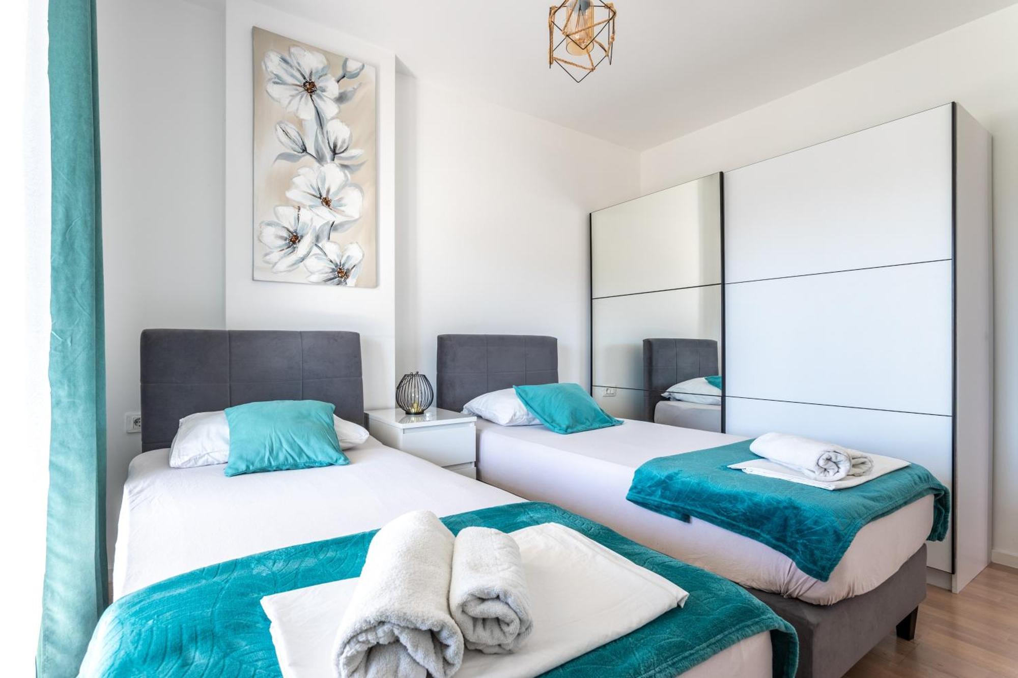 New Luxury 3-Bedroom Penthouse With Huge Terrace Split Kültér fotó
